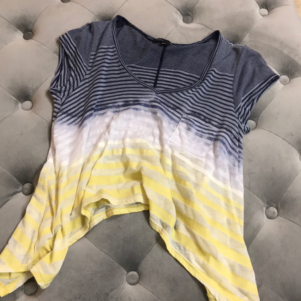 Blue and yellow cropped tshirt